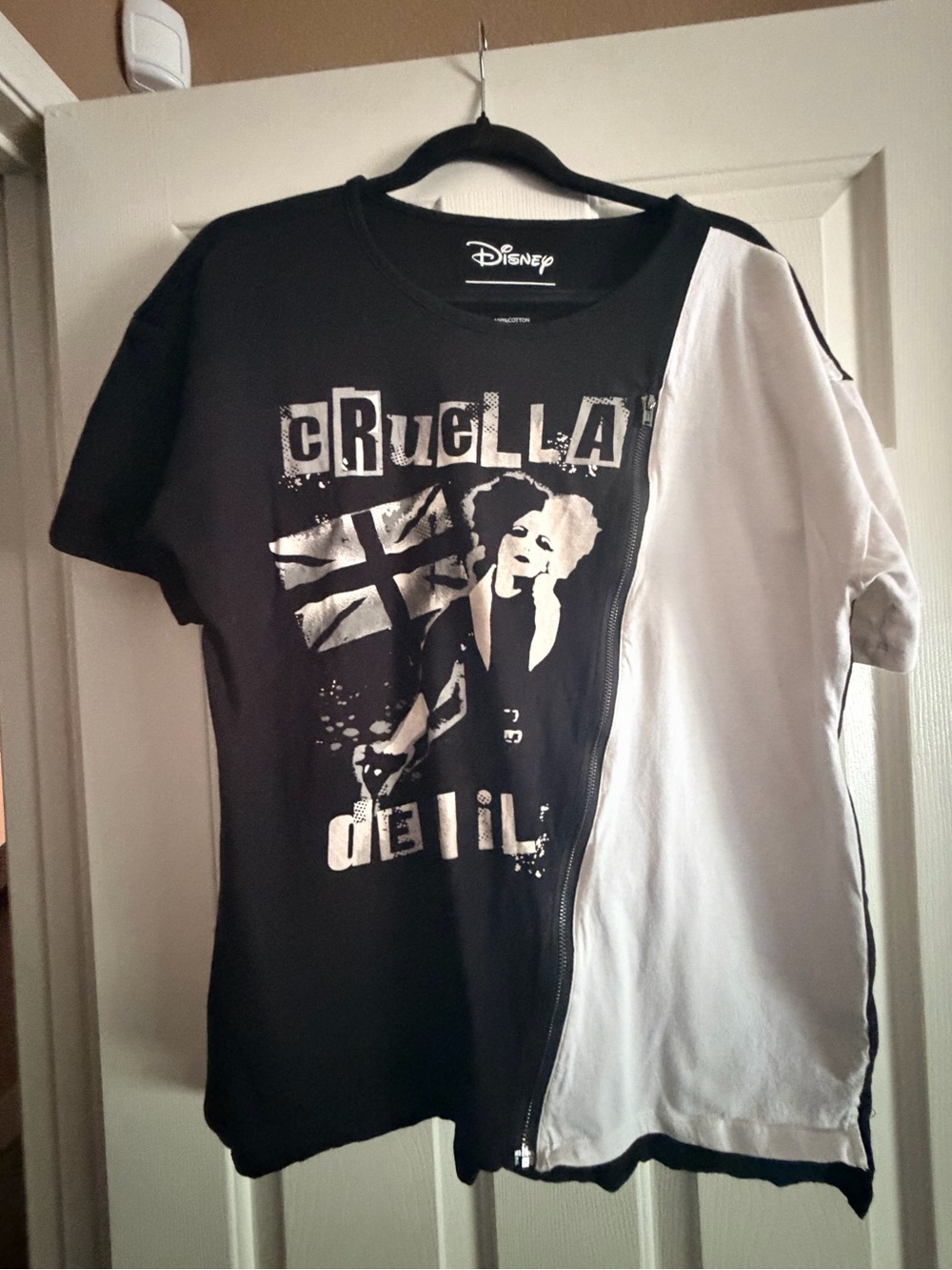 Her Universe Black and White Cruella Two-Tone Graphic Tee